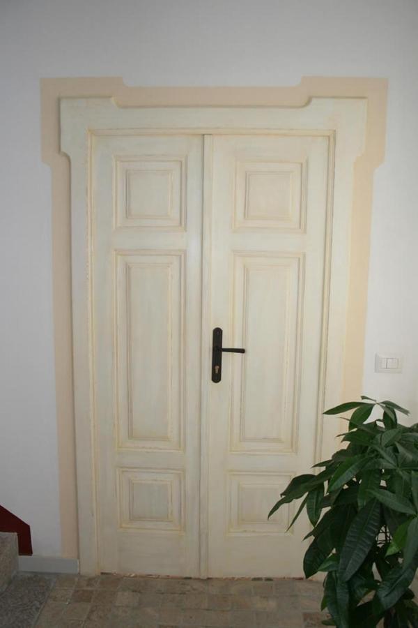 Guest House Le Gemelle Luras Bagian luar foto