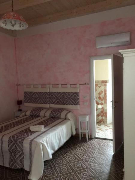 Guest House Le Gemelle Luras Bagian luar foto