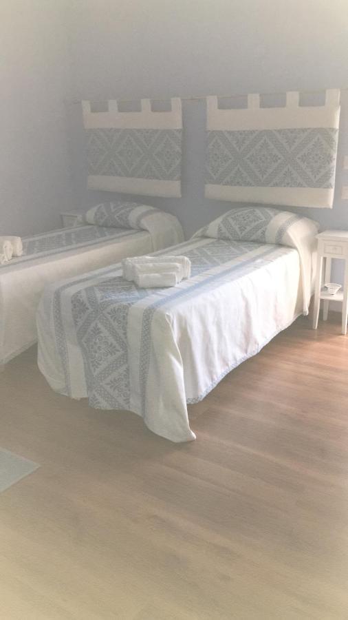 Guest House Le Gemelle Luras Bagian luar foto